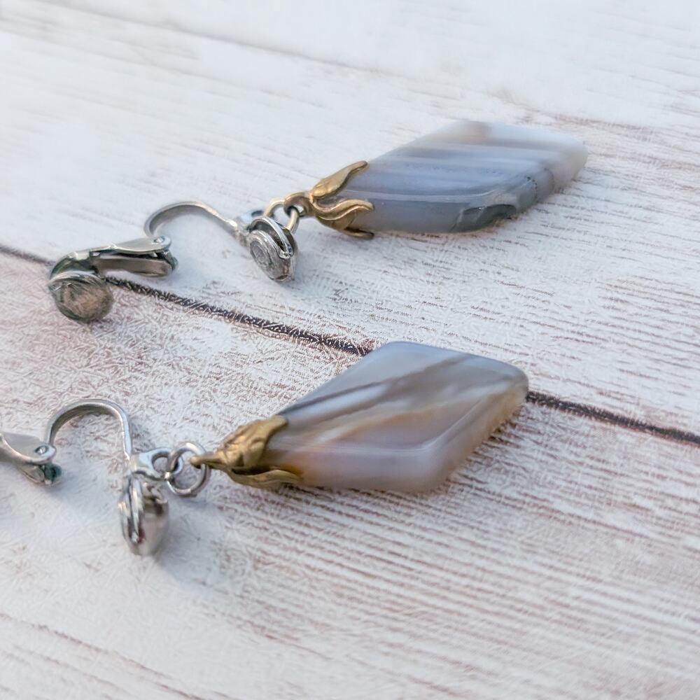 Vintage Clip On Earrings Very Pretty & Unusual Dangle Earrings - Picture 5 of 8